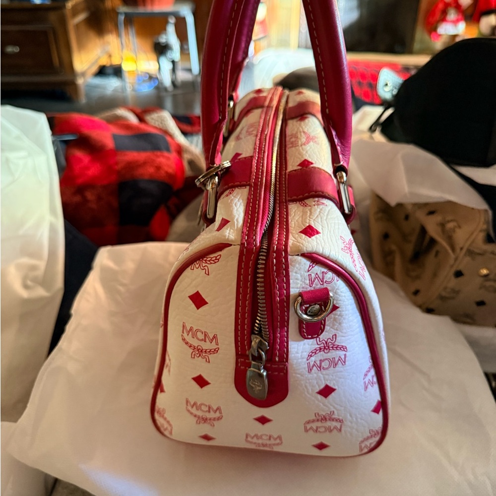 MCM pink and White Satchel - Picture 2 of 7